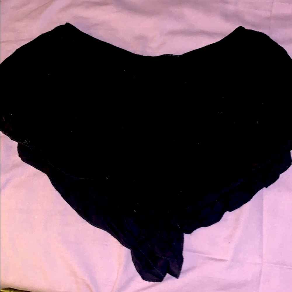 Black vodi shorts